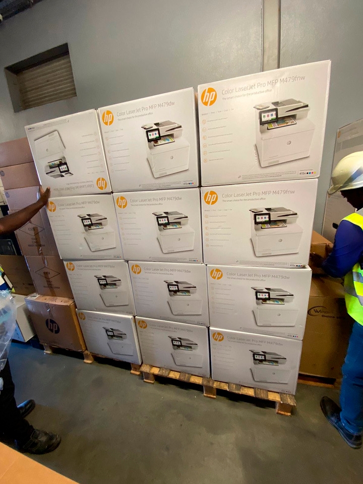 MacBook Air em embalagem azul original da Apple